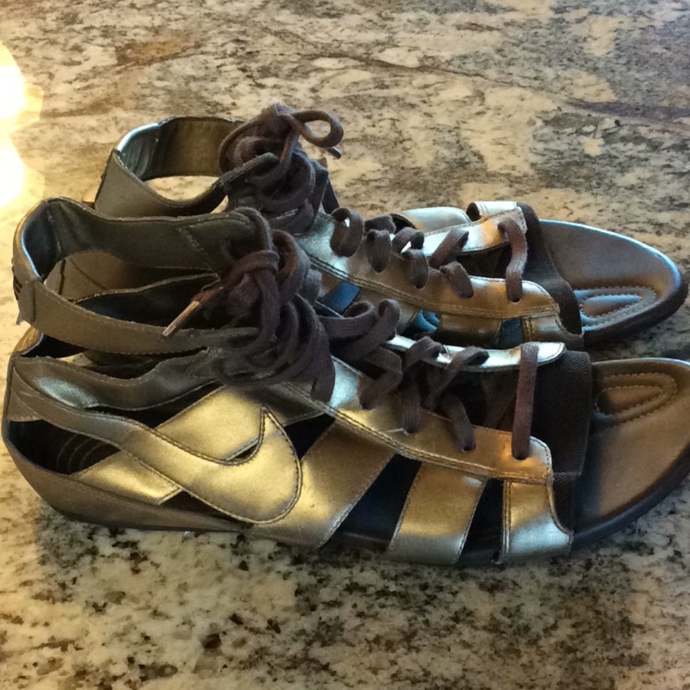 Nike Bronze Gladiator Sandals Excellent (9)